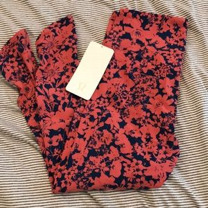 NWT lulu all that you do tight